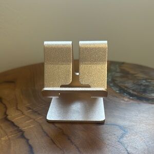 Sleek Metal Rose Gold Phone Stand